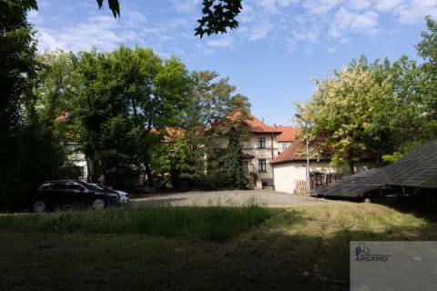 Przestronna siedziba dla Twojego Biznesu
