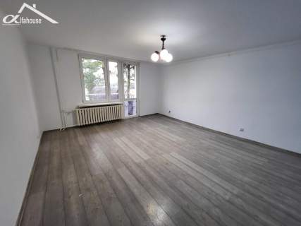 WYREMONTOWANA KAWALERKA NA PARTERZE 36 m Cheł