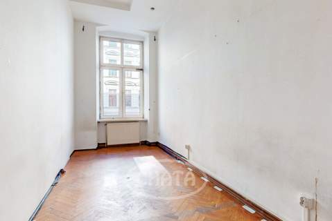 Ponad 100 metrów w kamienicy w centrum
