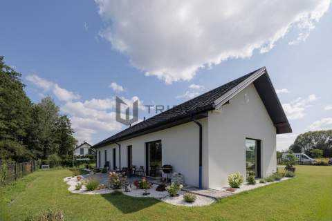 Nowoczesny dom z częścią firmową - 303 m