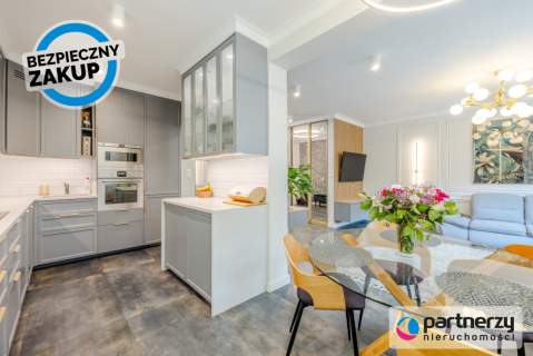 Stylowy Apartament z Ogrodem, Balkonem i Garażem