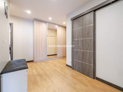 Nowoczesny 3-pokojowy apartament z balkonem.