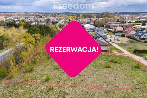 Atrakcyjna działka budowlana 1599 m z usługami