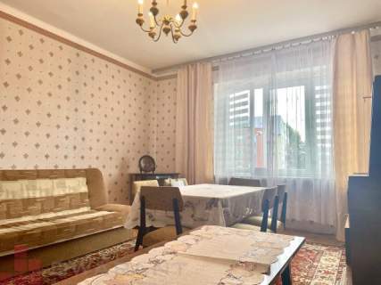3 pokoje,80 m2-obok Galerii Kazimierz, garaż