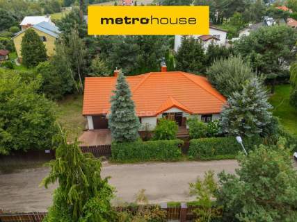 Parterowy dom wolnostojący z kominkiem - 4 pokoje