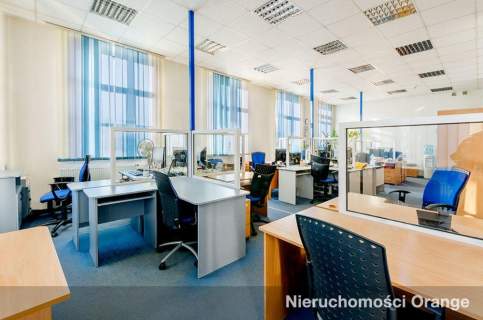 Budynek biurowy w ścisłym centrum miasta