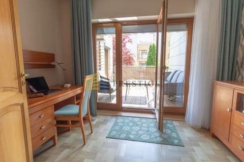 Mieszkanie 111 m , 4 pokoje, balkon, parking, rece