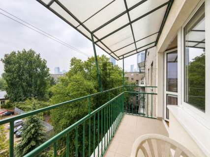 Kamienica 1932r/ 2stronne/ Winda/ Balkon/ Patio