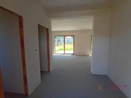 Nowoczesny dom z garażem i dużą działką Bilcza