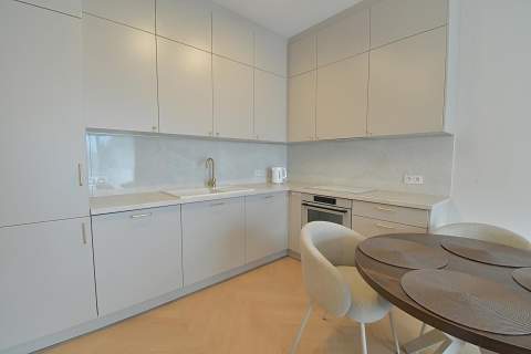 DO WYNAJĘCIA 3 pokoje balkon, klima PIERWSZY NAJEM