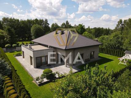 WYJĄTKOWY DOM PARTEROWY Z PIĘKNYM OGRODEM WIERZCHOWISKO