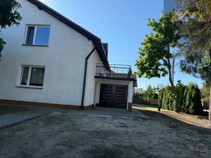 Przestronny dom do wynajęcia w Szczucinie