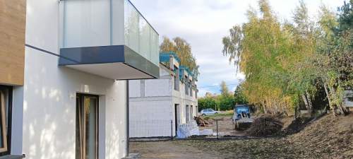 Dwupoziomowe, SZEREG, 81 m2, z ogrodem