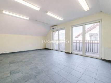 Budynek handlowo-mieszkanly Centrum Skawiny