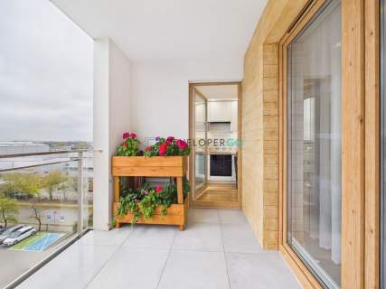 2 pokoje, oddzielna kuchnia, duży balkon i garaż