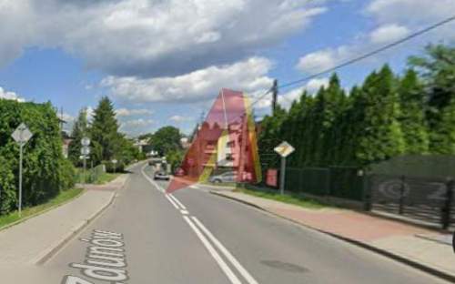 W BLISKOŚCI TERENÓW ZIELONYCH, ŚCIEŻEK SPACEROWY