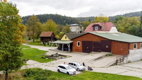 BURZYN - gospodarstwo, dom, ziemia, las 12,74 ha 