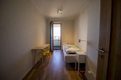 3 POKOJE Z ANEKSEM, BALKON, MIEJSCE POSTOJOWE
