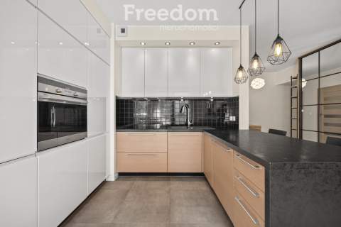 Mieszkanie 3-pokojowe, 2 balkony, Włochy