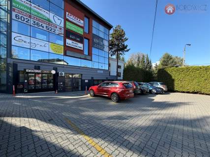 Lokal 71,5 m2, parking i klimatyzacja, parter