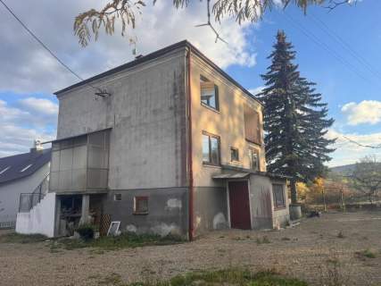 Dom z trzema wejściami w Barwinku