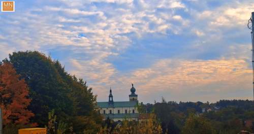 Miechów,widokowa okolica,dom z garażem