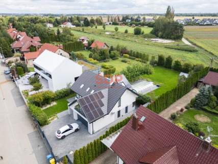 Dom z prywatną strefą relaksu i basenem działka 1343 m2 Smolec