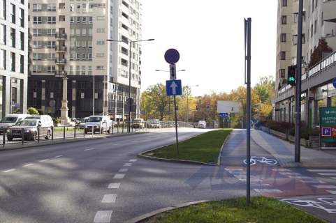 BIURO PRZY METRZE WILANOWSKA