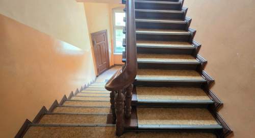 Wyjątkowe, 5-pokojowe mieszkanie w przedwojennej kamienicy, balkon.
