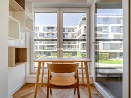 Kawalerka I piętro winda balkon garaż
