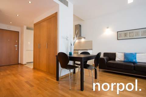 Angel Plaza Apartament 48 m z widokiem na ogród komórka, mi