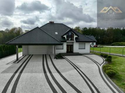 Przestronny dom z dużą działką