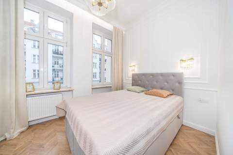 Urządzone dwa pokoje balkon kamienica Wilda