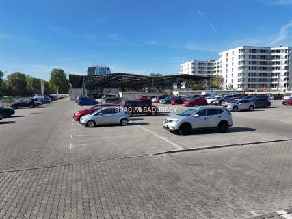 Obiekt handlowy z możl. rozbudowy, działka 250m2