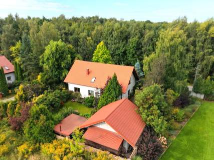 Przestronny dom garaż dwustanowiskowy 6 sypialni 244,5m2