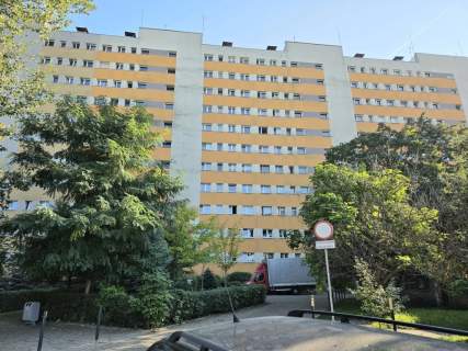 Kawalerka na sprzedaż 26 m2 balkon piwnicaSky Tower