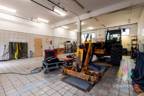 Obiekt z parkingiem, częścią warsztatowo - biurową 500m2