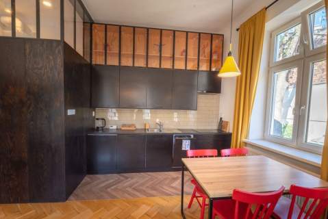 Cisza, styl i klimat Starego Miasta, komfortowe 40