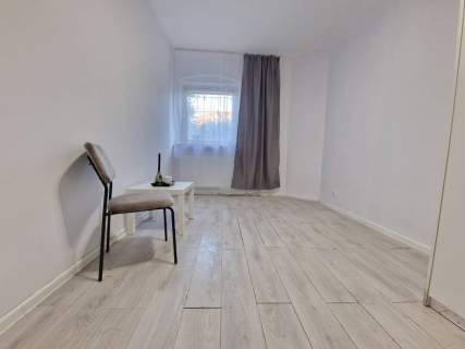 Inwestycyjne mieszkanie w suterenie - umeblowane 135 m2, 7 pokoi