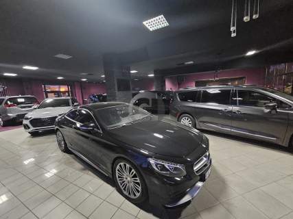 Salon samochodowy na wynajem