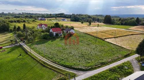 Na sprzedaż działka z warunkami zabudowy
