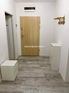 3pok z garażem balkon