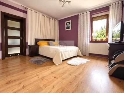 Dom wolnostojący 266 m2 Działka 4 723 m2 pod działalność Obór