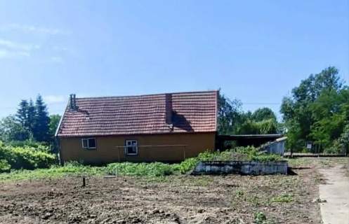 Dom w Samocicach z działką 18,49 ara