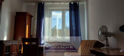 Centrum, ul. Ogrodowa, k. Hali Mirowskiej, metro