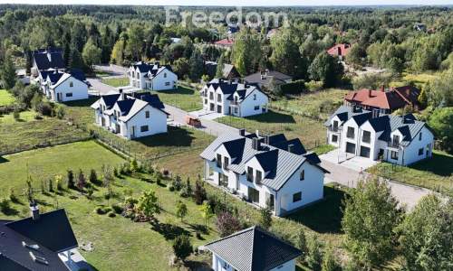 Nowoczesny bliźniak 147 m Ogród Garaż Pompa ciepła Łoś