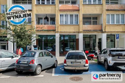 Lokal 60 m2, duże witryny, centrum Gdyni