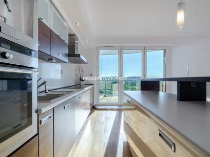 Bronowice Salwator Tower 13 piętro widok balkon