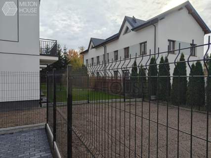 Kobyłka 4 pokoje miejsca parkingowe w cenie