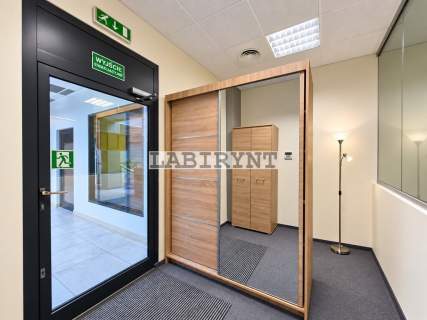 Lokal 240m2, Al. N.M.P. po remoncie, winda